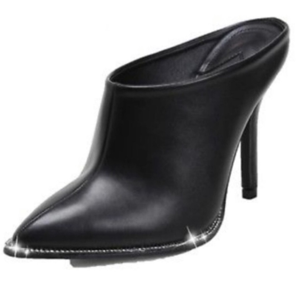 Mackin j points heel